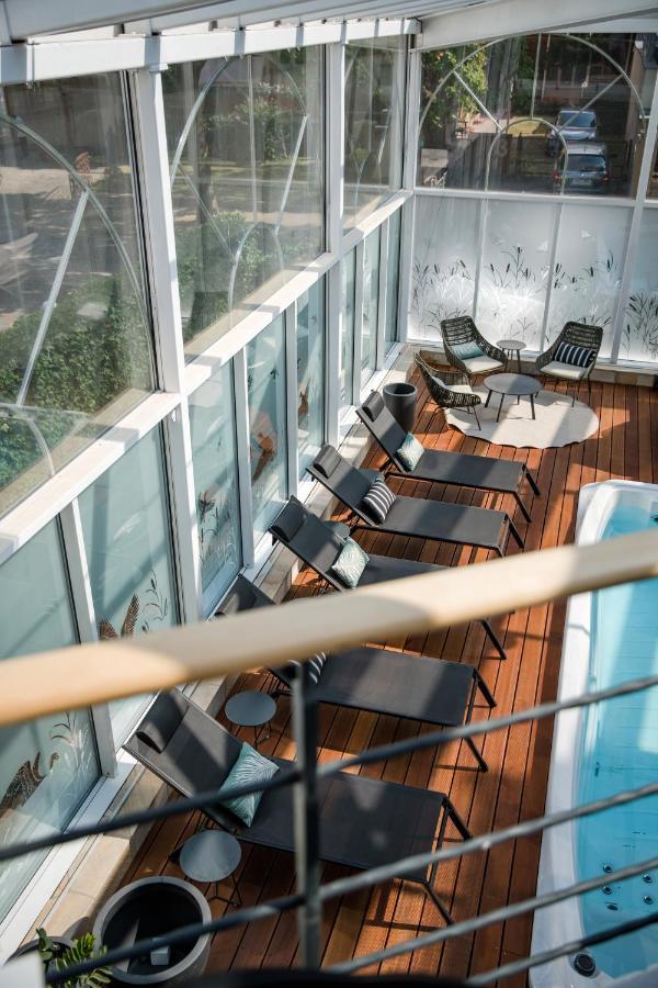 Gruene Villa Wellness & Spa บาดครอยซ์นาค ภายนอก รูปภาพ