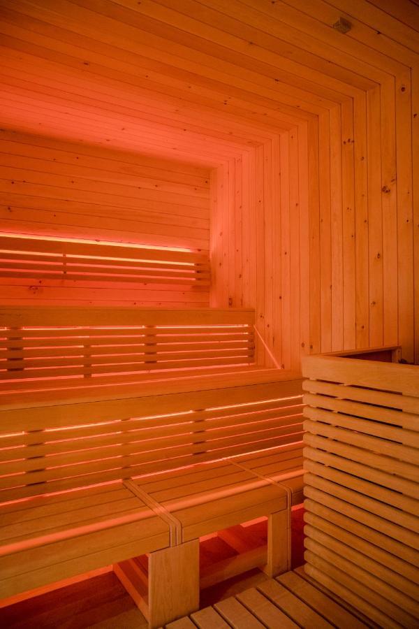 Gruene Villa Wellness & Spa บาดครอยซ์นาค ภายนอก รูปภาพ