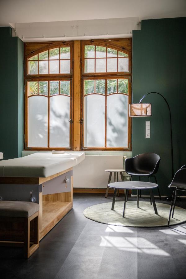 Gruene Villa Wellness & Spa บาดครอยซ์นาค ภายนอก รูปภาพ