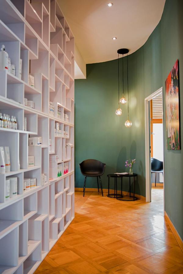 Gruene Villa Wellness & Spa บาดครอยซ์นาค ภายนอก รูปภาพ
